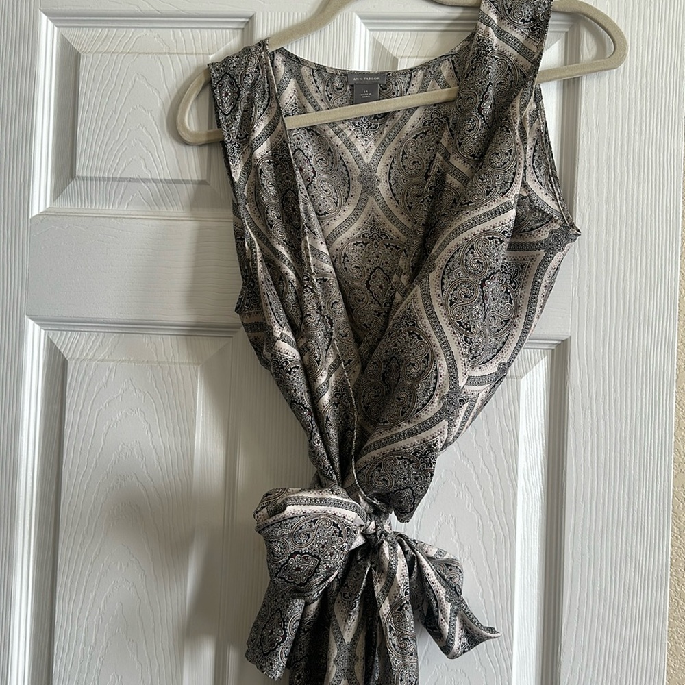 Wrap shirt great for under a suit or on its own